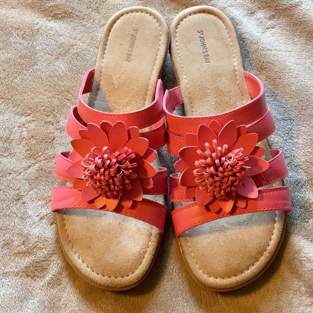 NWOT Slip-on Sandals Sz 9